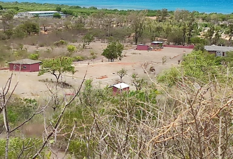 TERRAIN EXCEPTIONNEL A VENDRE DANS LE LOTISSEMENT DE BLUE LAGOON